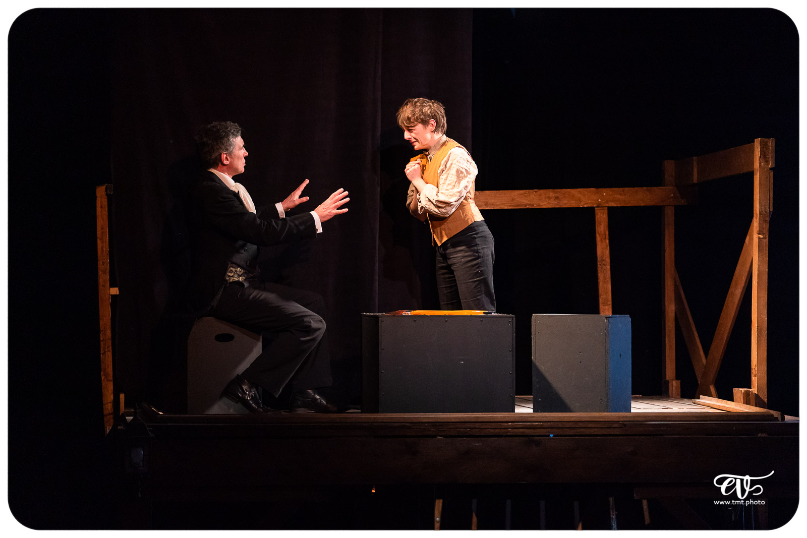 OLIVER TWIST (CIE LA MESNIE H.)